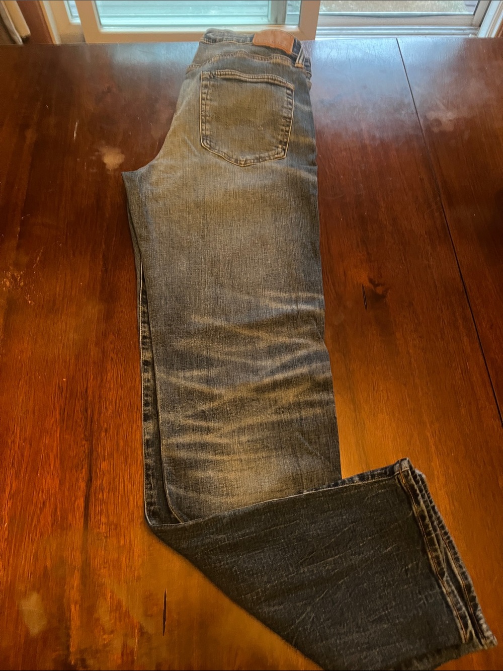 American Eagle Outfitters Men's Faded Blue Straight Jeans